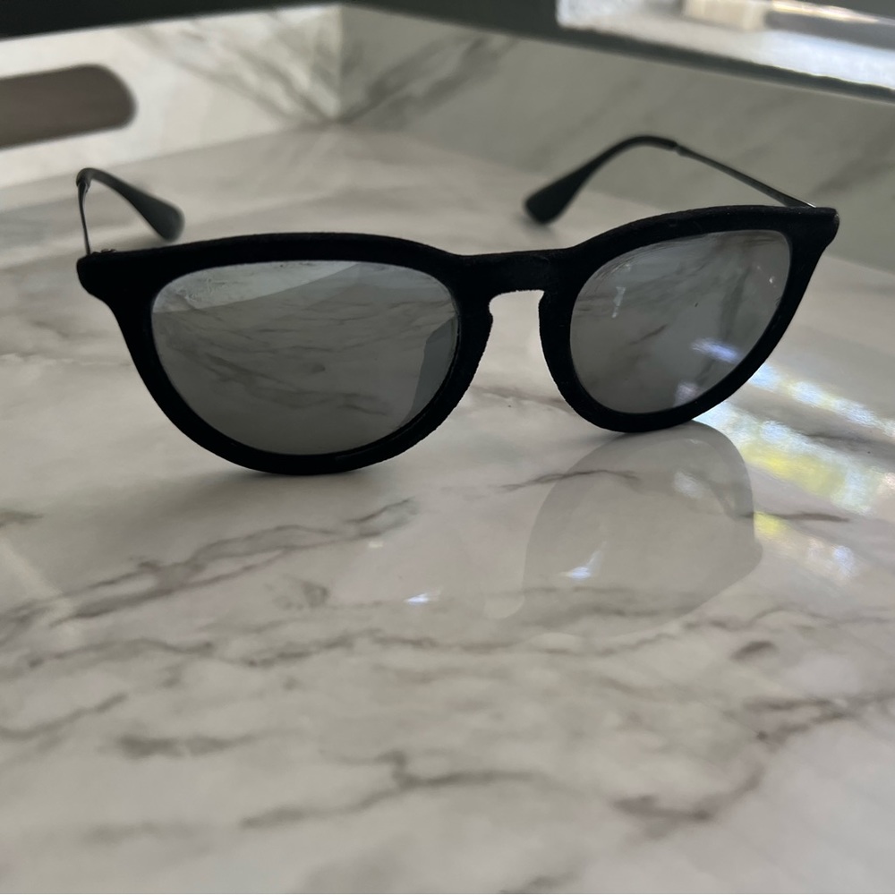 Ray-Bans - Picture 6 of 10